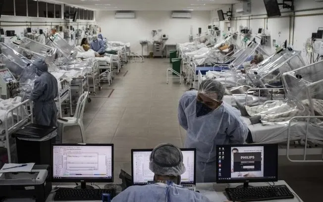 Trilogia de Trovas 028 - TEMA: Corona (Ver mais)