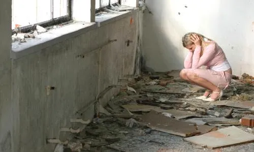 Resultado de imagem para mulher insensata