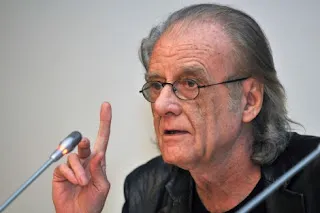 Irreverência de poeta