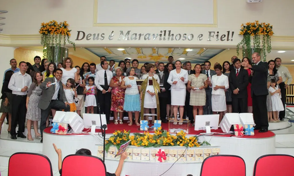 (E) *Sábado ou domingo?