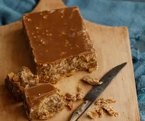 (F) *Verso e anverso