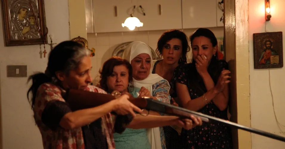 Resultado de imagem para mulheres correndo adoidadas