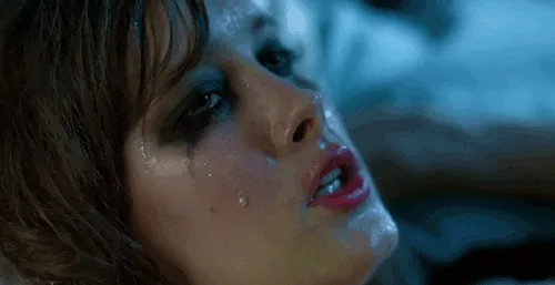 Resultado de imagem para gif de mulher desesperada