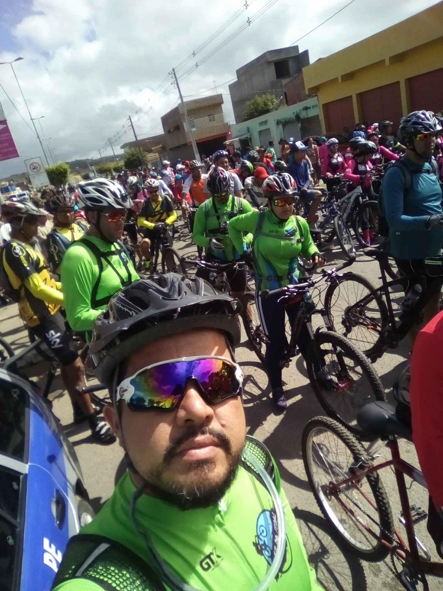 Feliz aniversário (Ver mais)